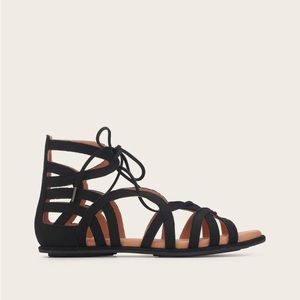 Gentle Souls Black Break My Heart Gladiator Sandals Womens 10